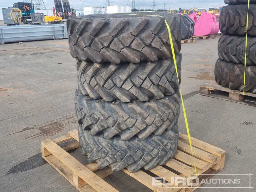Supreme 11.5/80-15.3 Tyre (4 of) - Reifen: das Bild 1 Supreme 11.5/80-15.3 Tyre (4 of) - Reifen: das Bild 1