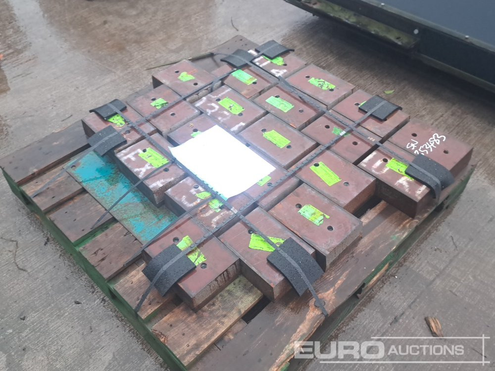 Terex Finlay I-140 Secondary Apron Tiles - Baugeräte: das Bild 4 Terex Finlay I-140 Secondary Apron Tiles - Baugeräte: das Bild 4