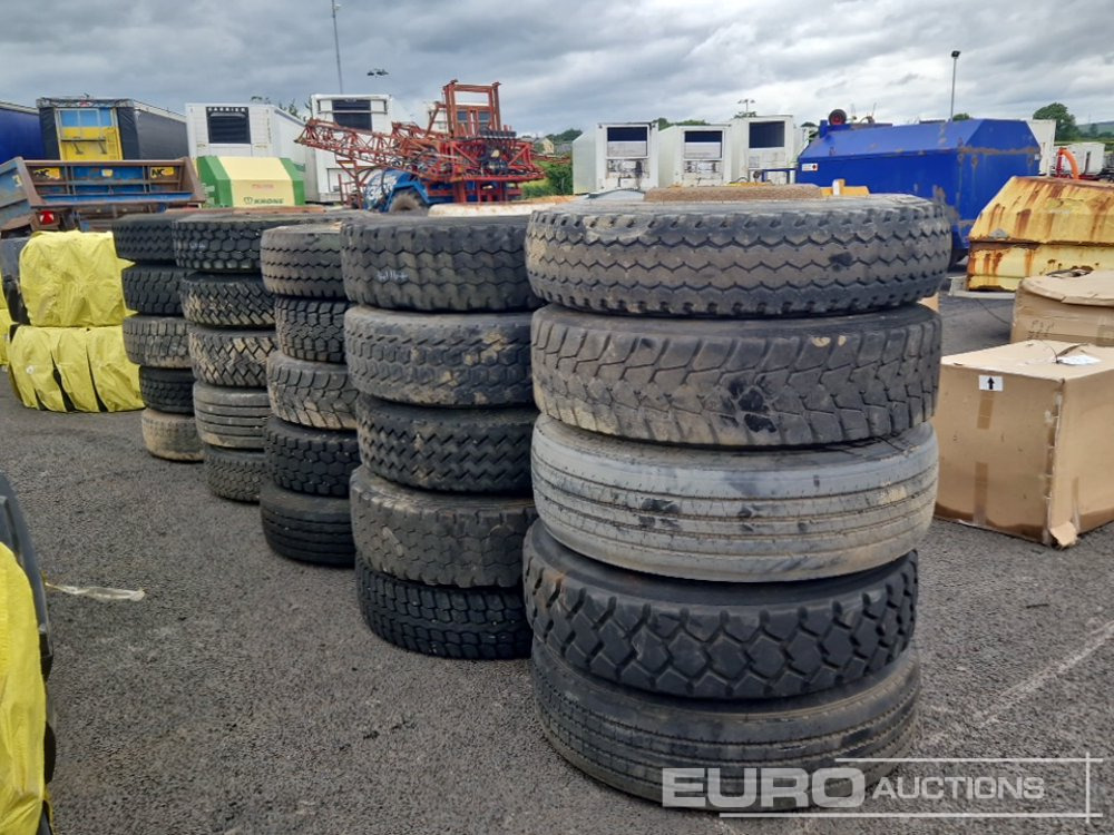Tyre & Rim to suit Lorry/Trailer (25 of) - Reifen: das Bild 1 Tyre & Rim to suit Lorry/Trailer (25 of) - Reifen: das Bild 1