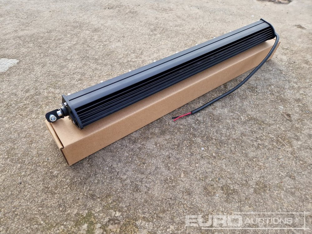 Unused 20" 180W Combo Beam LED Light Bar, Mounting Brackets, IP68 Waterproof - Werkstattgerät: das Bild 4 Unused 20" 180W Combo Beam LED Light Bar, Mounting Brackets, IP68 Waterproof - Werkstattgerät: das Bild 4