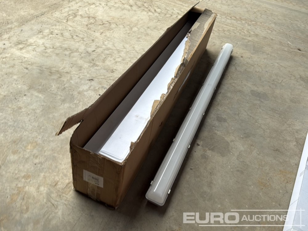 Unused 6' LED Ceiling Lights (6 of) - Werkstattgerät: das Bild 3 Unused 6' LED Ceiling Lights (6 of) - Werkstattgerät: das Bild 3