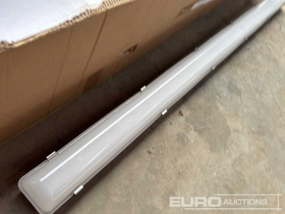 Unused 6' LED Ceiling Lights (6 of) - Werkstattgerät: das Bild 4 Unused 6' LED Ceiling Lights (6 of) - Werkstattgerät: das Bild 4