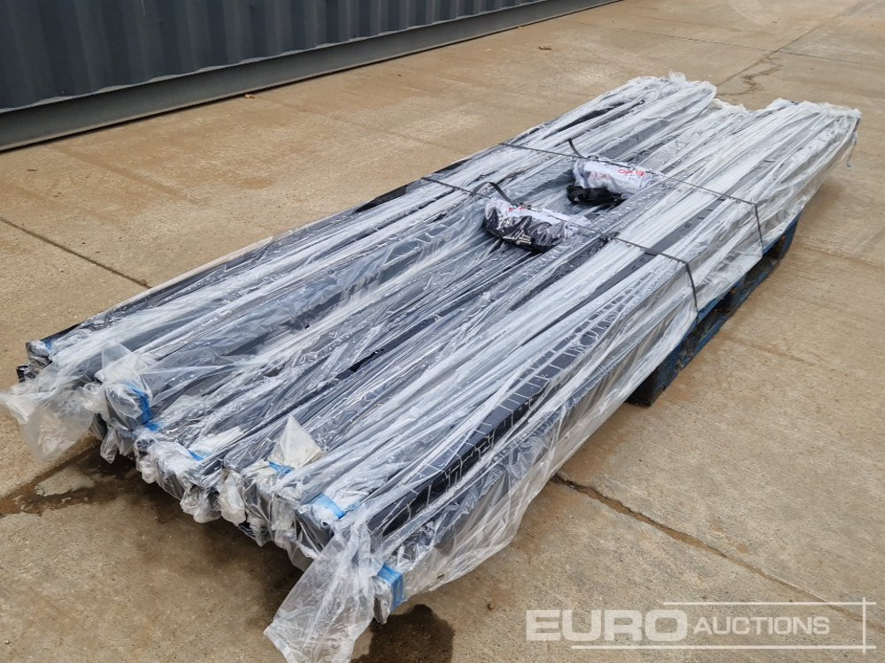 Baugeräte Unused Galvanised & Powder Coated Heavy Duty (5mm) Wire Mesh Fencing, 25 x H2.4m x W2.2m Panels, 26 x 60mm x 60mm x3m Posts, with Fittings (Black): das Bild 14