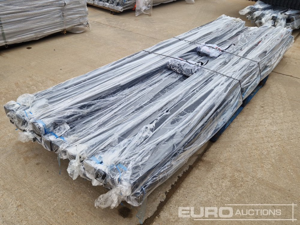 Baugeräte Unused Galvanised & Powder Coated Heavy Duty (5mm) Wire Mesh Fencing, 25 x H2.4m x W2.2m Panels, 26 x 60mm x 60mm x3m Posts, with Fittings (Black): das Bild 16
