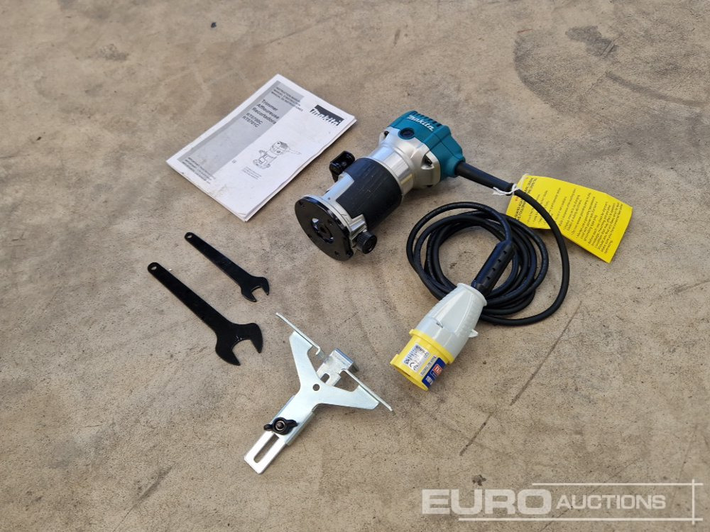 Unused Makita RT0700C 110v Router - Baugeräte: das Bild 3 Unused Makita RT0700C 110v Router - Baugeräte: das Bild 3