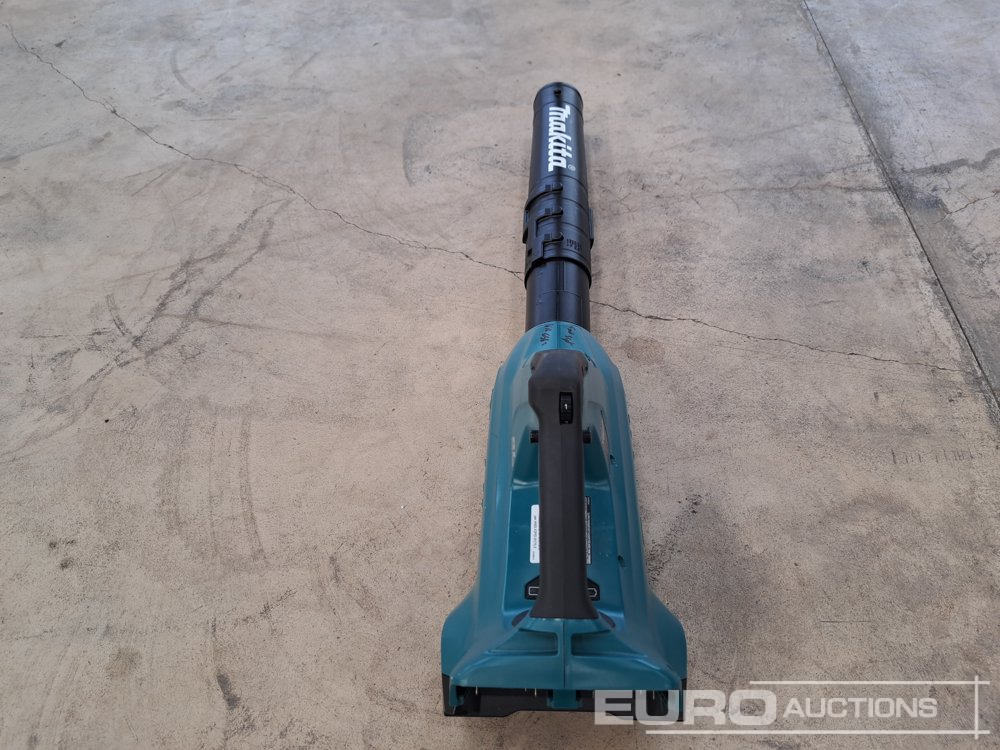 Unused Makita XBU02 36v (2x18v) XLT Cordless Blower (Body Only) - Baugeräte: das Bild 4 Unused Makita XBU02 36v (2x18v) XLT Cordless Blower (Body Only) - Baugeräte: das Bild 4