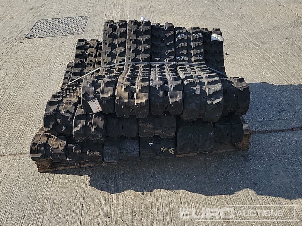 Unused Rubber Tracks to suit Micro Excavator (15 of) - Reifen: das Bild 2 Unused Rubber Tracks to suit Micro Excavator (15 of) - Reifen: das Bild 2