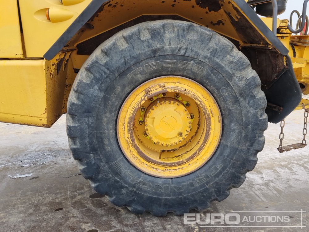 Knickgelenkter Dumper Volvo A30E: das Bild 12