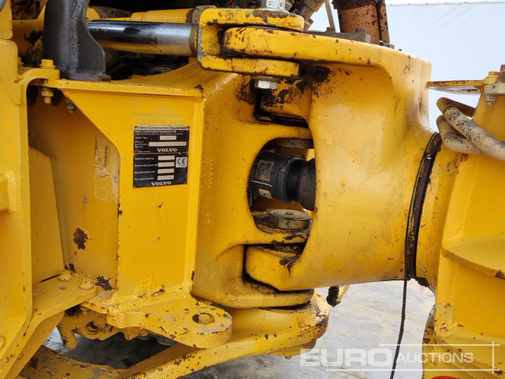 Knickgelenkter Dumper Volvo A30E: das Bild 39