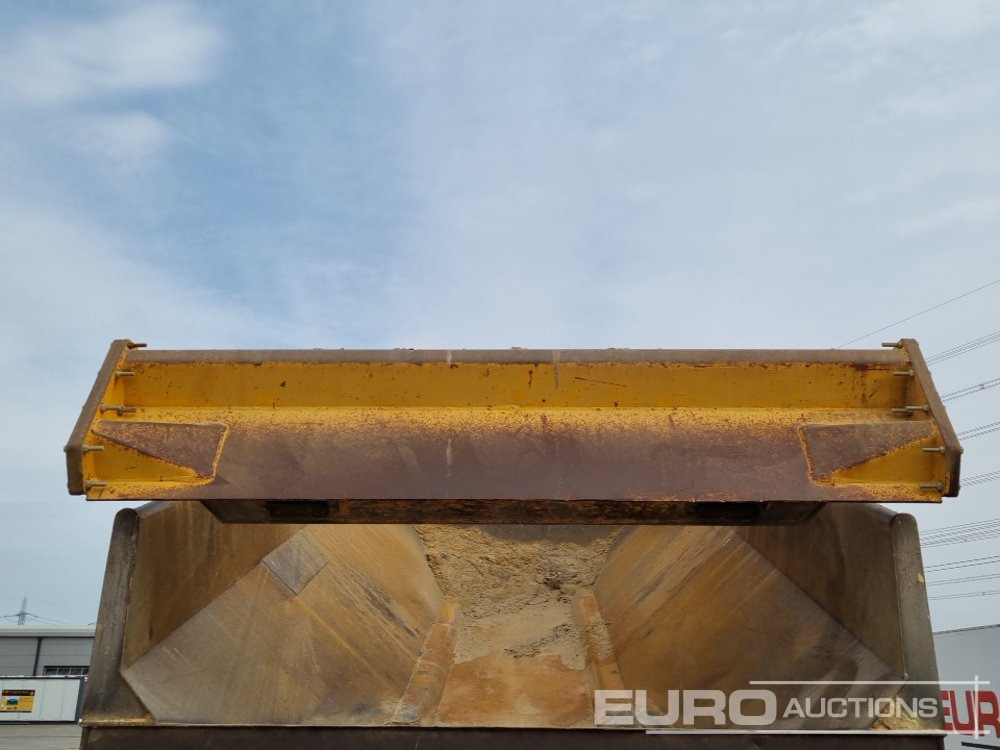 Knickgelenkter Dumper Volvo A30E: das Bild 33