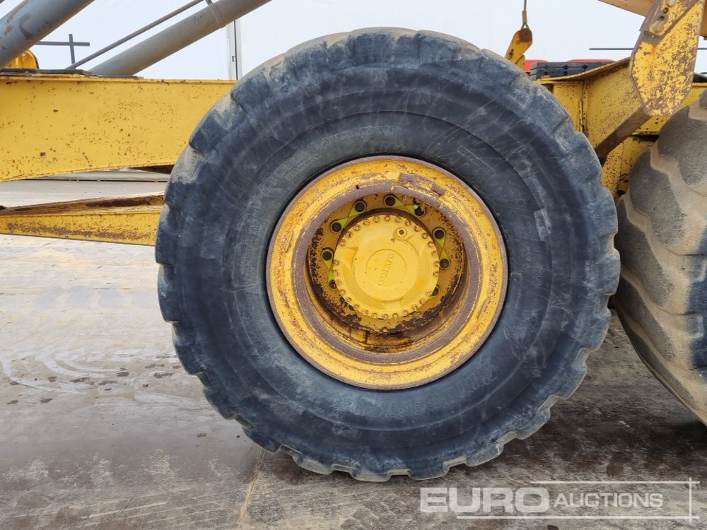 Knickgelenkter Dumper Volvo A30E: das Bild 13