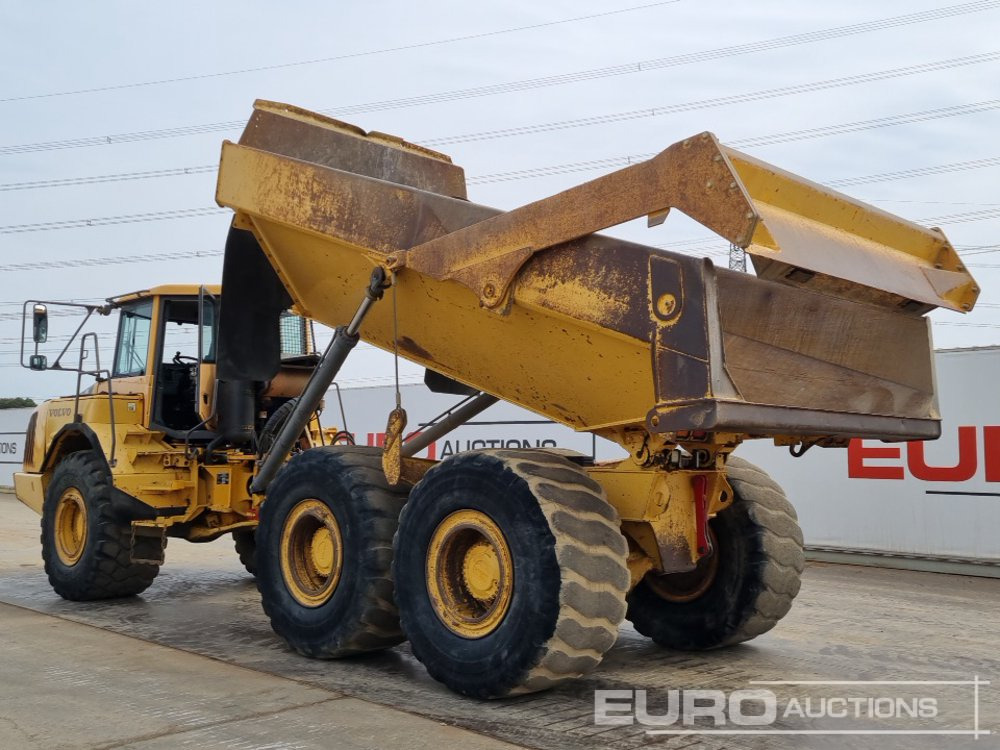 Knickgelenkter Dumper Volvo A30E: das Bild 11