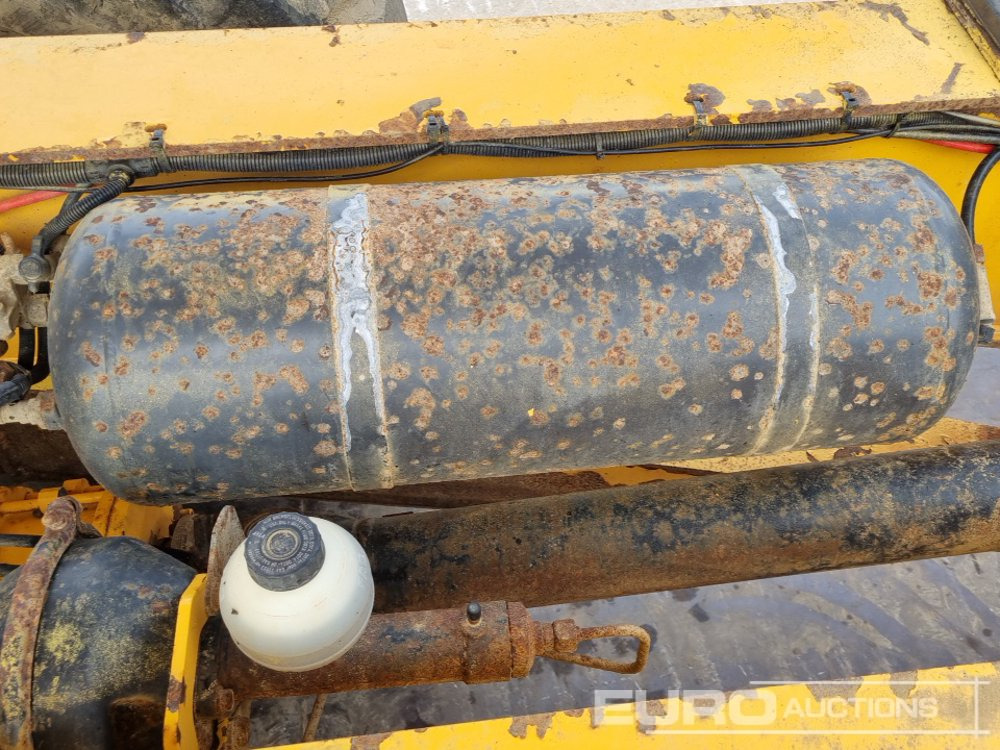 Knickgelenkter Dumper Volvo A30E: das Bild 26