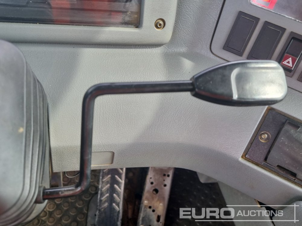 Knickgelenkter Dumper Volvo A30E: das Bild 47