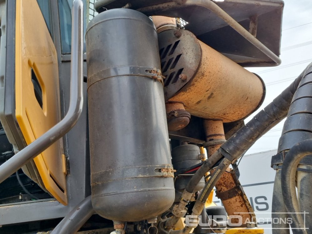 Knickgelenkter Dumper Volvo A30E: das Bild 24