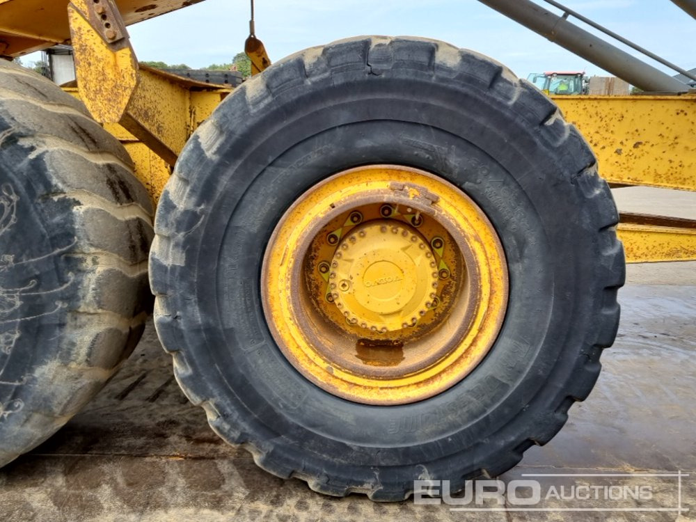 Knickgelenkter Dumper Volvo A30E: das Bild 16