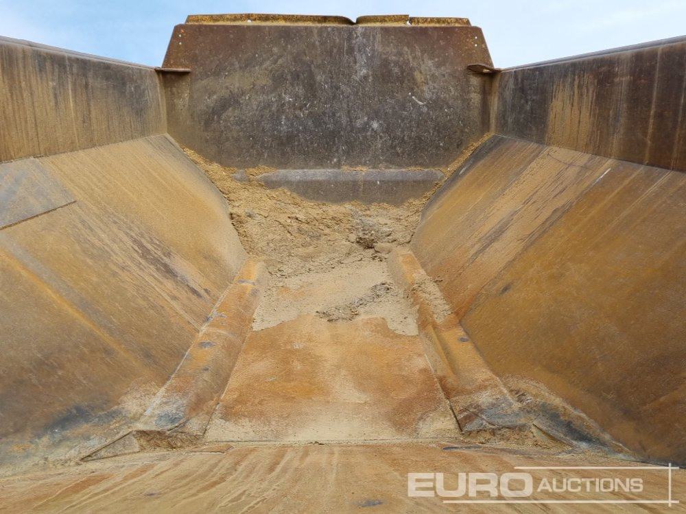 Knickgelenkter Dumper Volvo A30E: das Bild 36