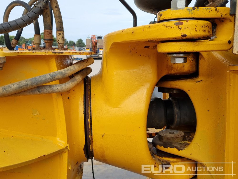 Knickgelenkter Dumper Volvo A30E: das Bild 38