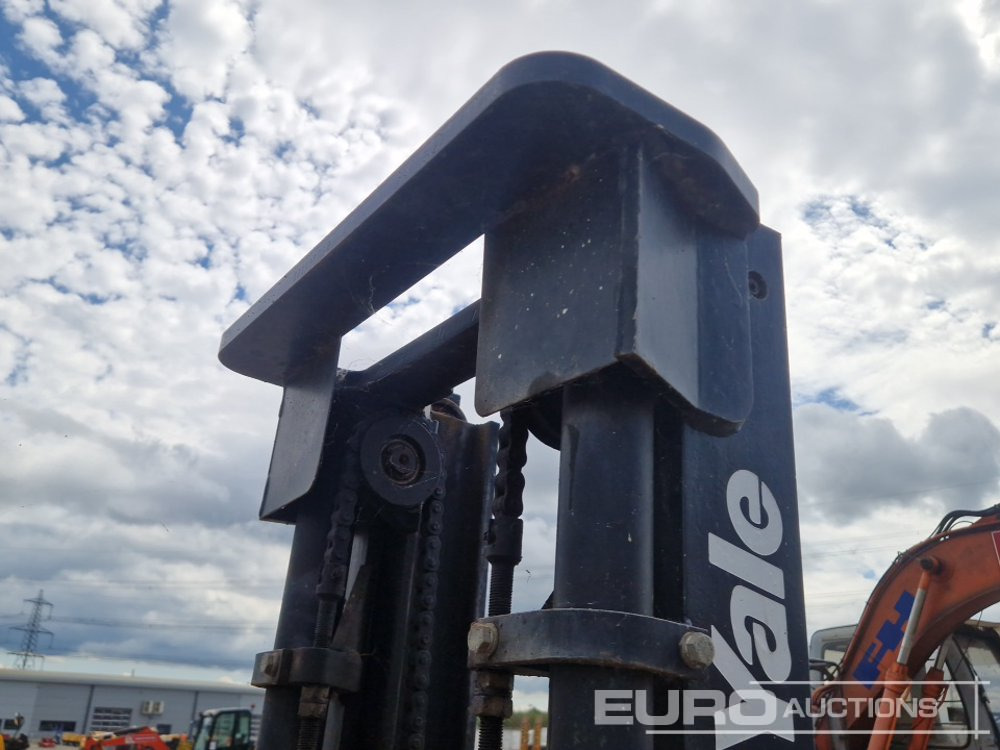 Elektrostapler Yale ERC12DAEV2160 Electric Forklift, 2 Stage Mast, Forks (No Drive): das Bild 22