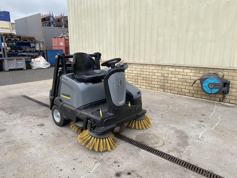 Kärcher KM 105/110 R Bp, Veegmachine, hoogkieper - Kehrmaschine: das Bild 3 Kärcher KM 105/110 R Bp, Veegmachine, hoogkieper - Kehrmaschine: das Bild 3