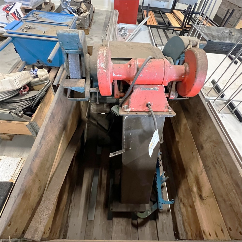 ABC Griding machine and generator / slibemaskine og generator - Werkzeugmaschine: das Bild 2 ABC Griding machine and generator / slibemaskine og generator - Werkzeugmaschine: das Bild 2