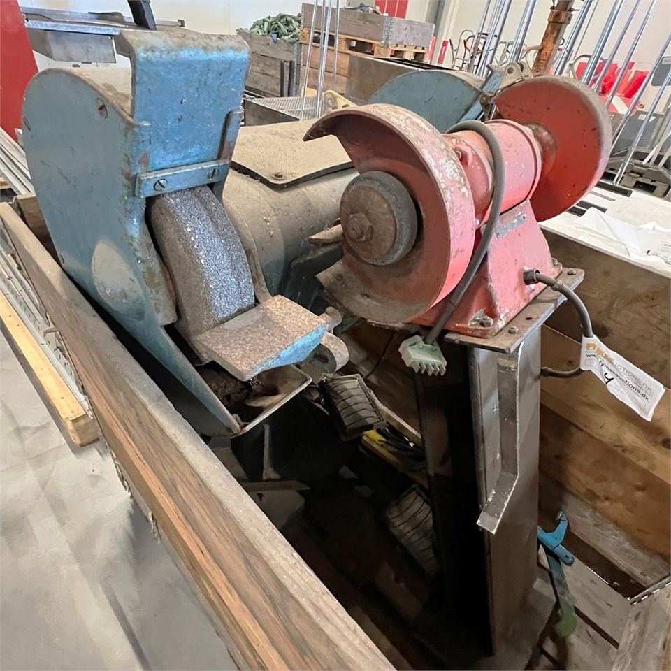 ABC Griding machine and generator / slibemaskine og generator - Werkzeugmaschine: das Bild 1 ABC Griding machine and generator / slibemaskine og generator - Werkzeugmaschine: das Bild 1