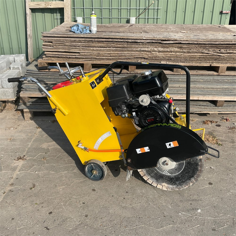 Bernards BS20-40 - Asphalttechnik: das Bild 1 Bernards BS20-40 - Asphalttechnik: das Bild 1