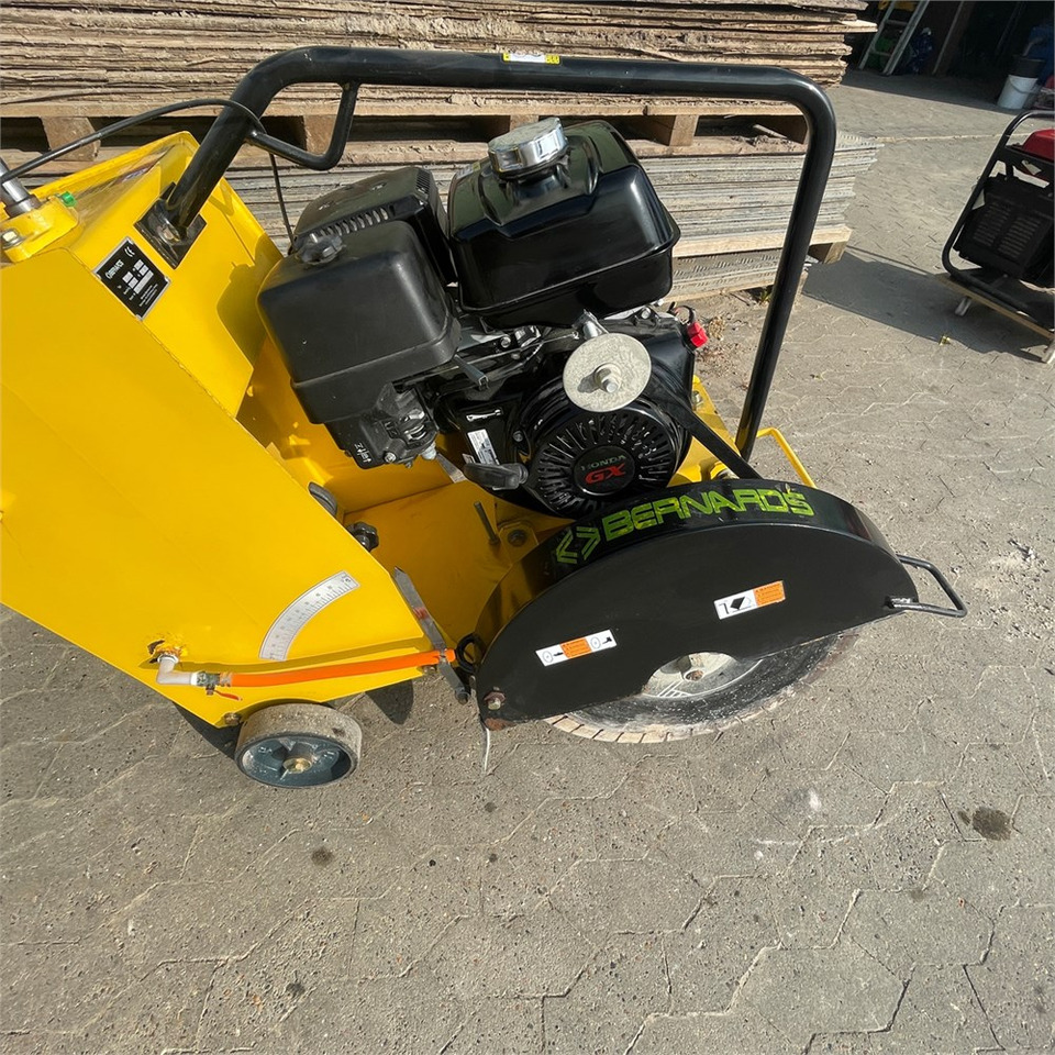 Bernards BS20-40 - Asphalttechnik: das Bild 5 Bernards BS20-40 - Asphalttechnik: das Bild 5
