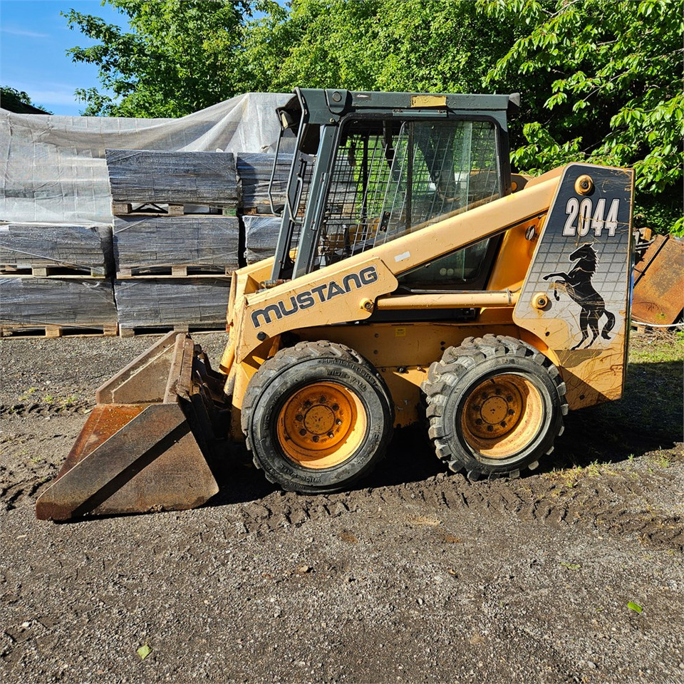 Bobcat Mustang 2044 - Kompaktlader: das Bild 2 Bobcat Mustang 2044 - Kompaktlader: das Bild 2