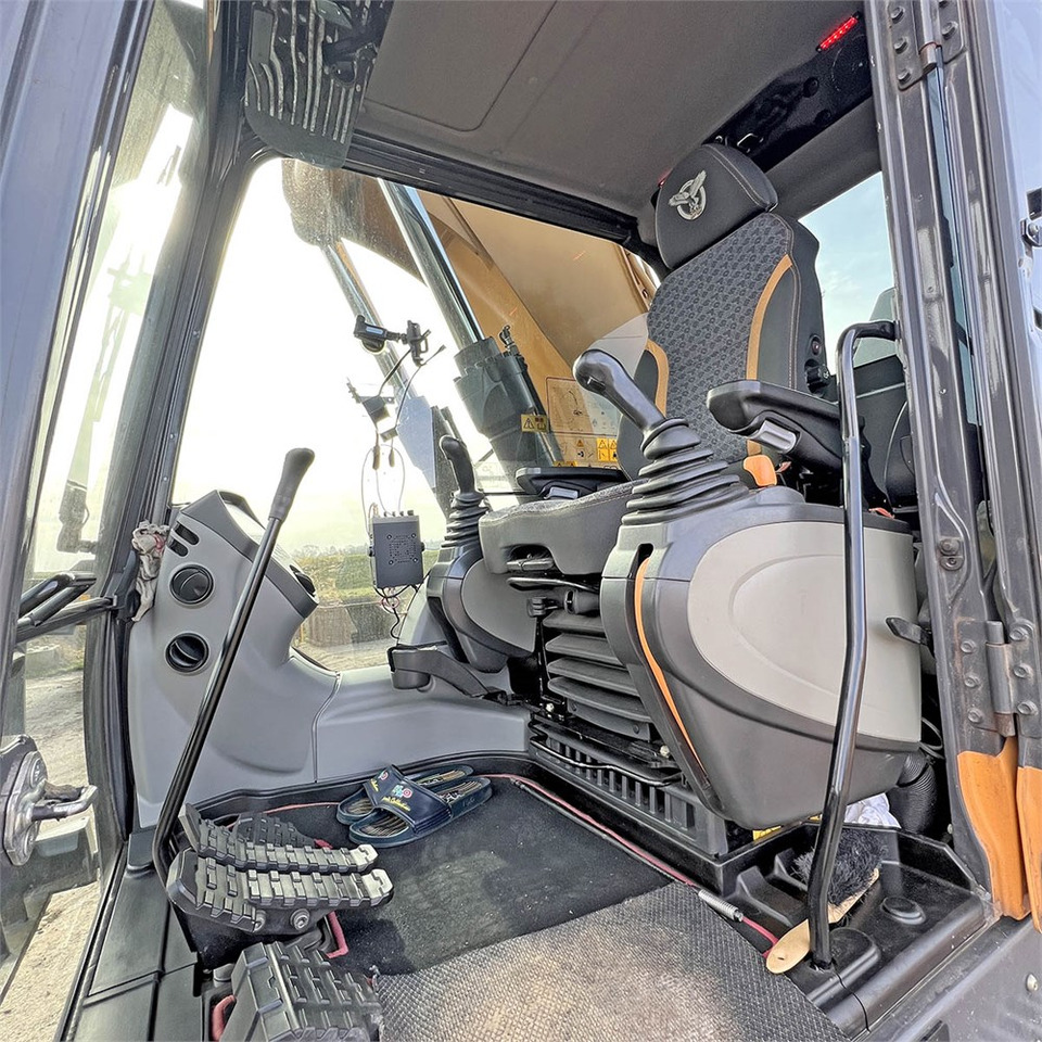 Umschlagbagger Case CX290 D: das Bild 16