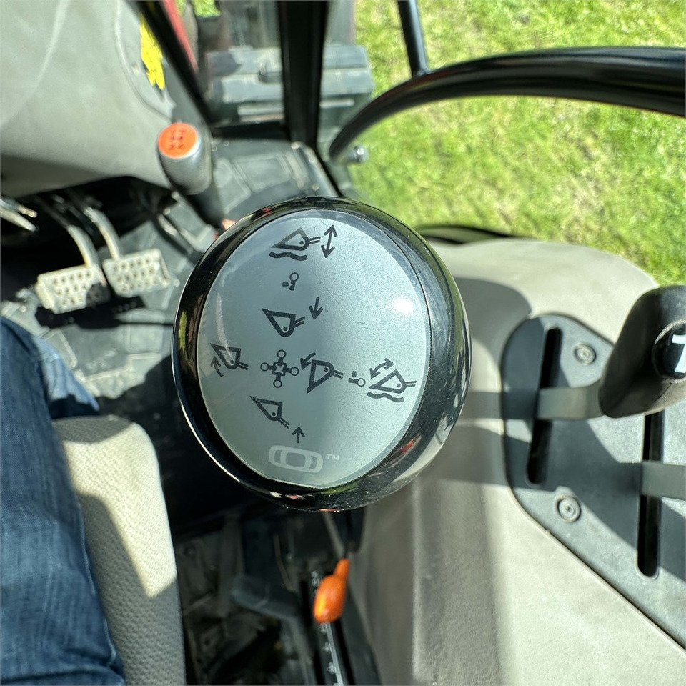 Traktor Case IH Farmall 65 A: das Bild 18