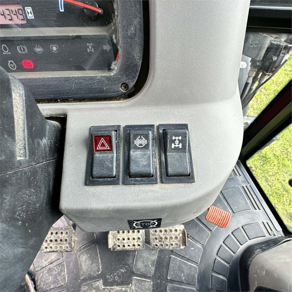 Traktor Case IH Farmall 65 A: das Bild 30