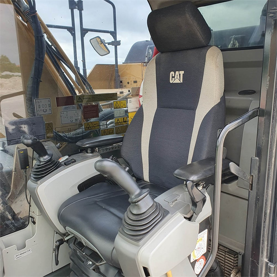 Kettenbagger Caterpillar 324 EL: das Bild 18