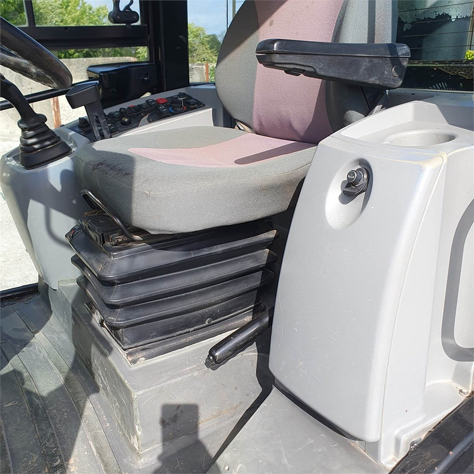 Radlader Caterpillar 906 H2: das Bild 17