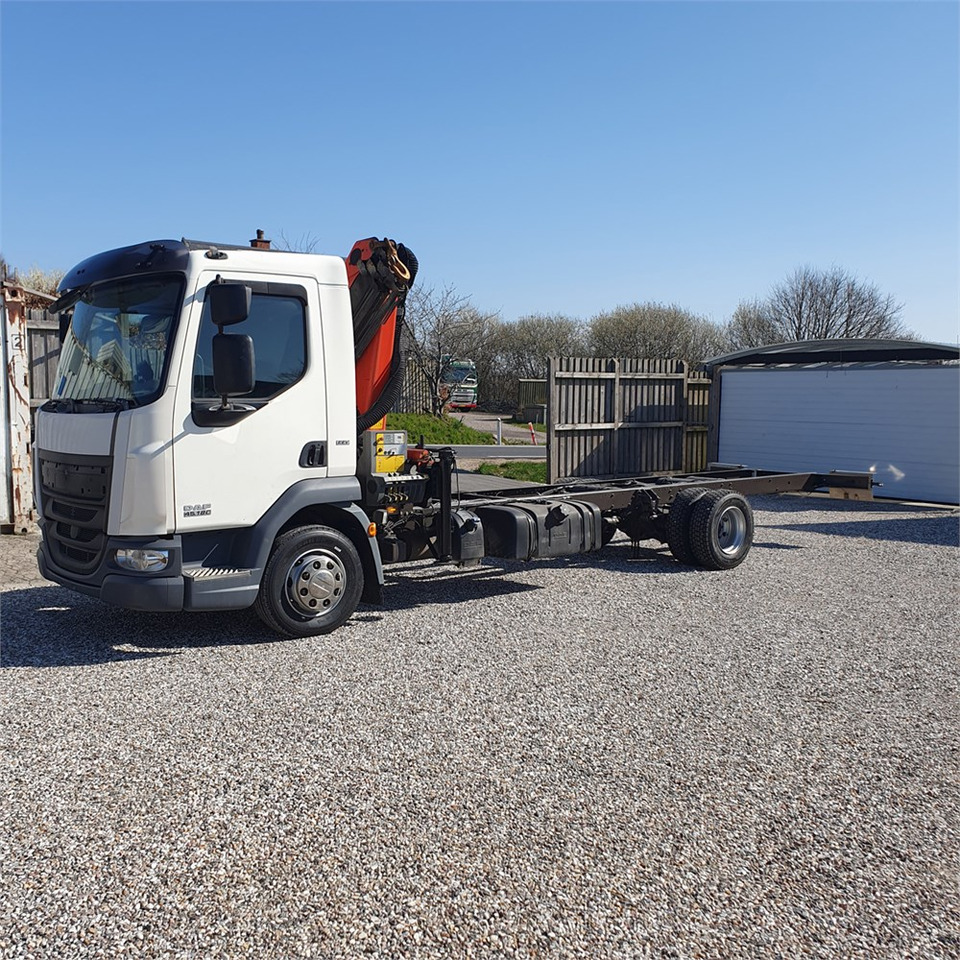 DAF 45.180 - Fahrgestell LKW, Autokran: das Bild 2 DAF 45.180 - Fahrgestell LKW, Autokran: das Bild 2