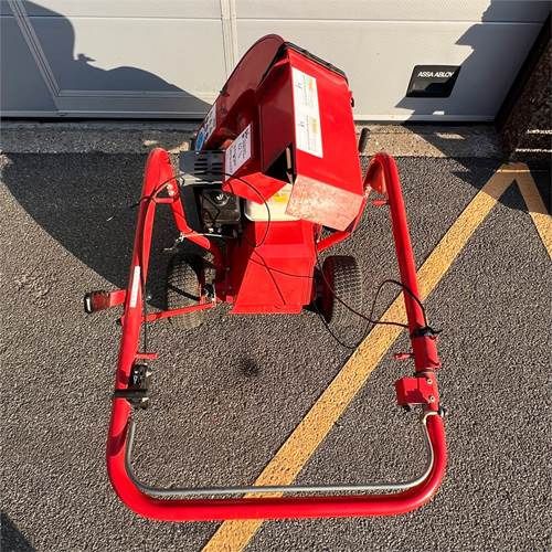 Echo Hurrican ES-400PIA - Reinigungsmaschine: das Bild 5 Echo Hurrican ES-400PIA - Reinigungsmaschine: das Bild 5