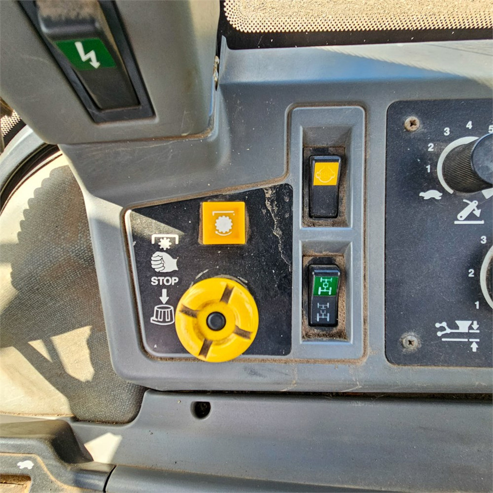 Traktor Ford 8340 Powerstar SLE: das Bild 14