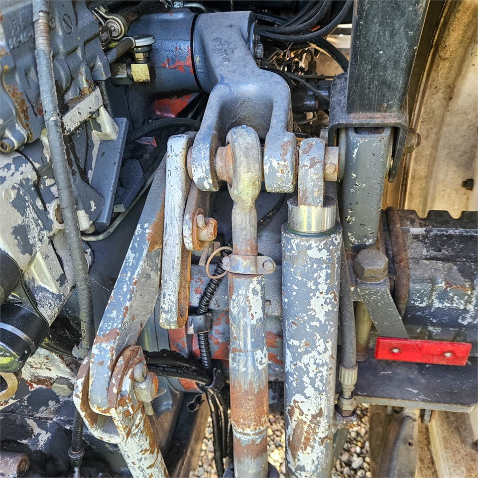 Traktor Ford 8340 Powerstar SLE: das Bild 32