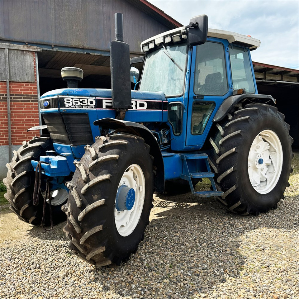 Ford 8630 - Traktor: das Bild 1 Ford 8630 - Traktor: das Bild 1