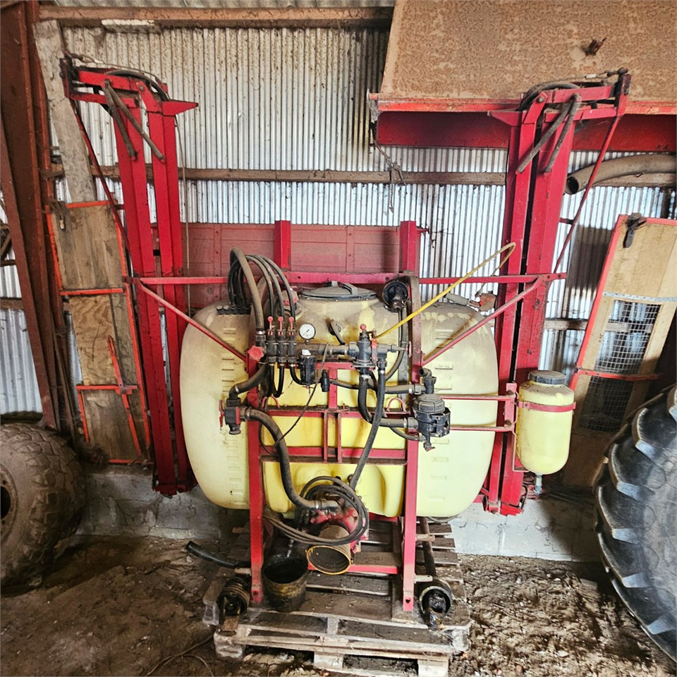 Hardi LXY 800 - Pflanzenschutzspritze: das Bild 2 Hardi LXY 800 - Pflanzenschutzspritze: das Bild 2