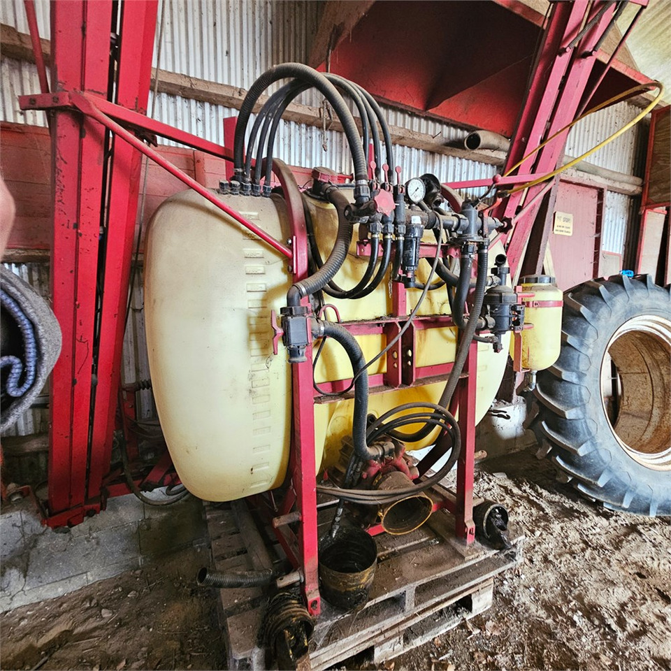 Hardi LXY 800 - Pflanzenschutzspritze: das Bild 1 Hardi LXY 800 - Pflanzenschutzspritze: das Bild 1