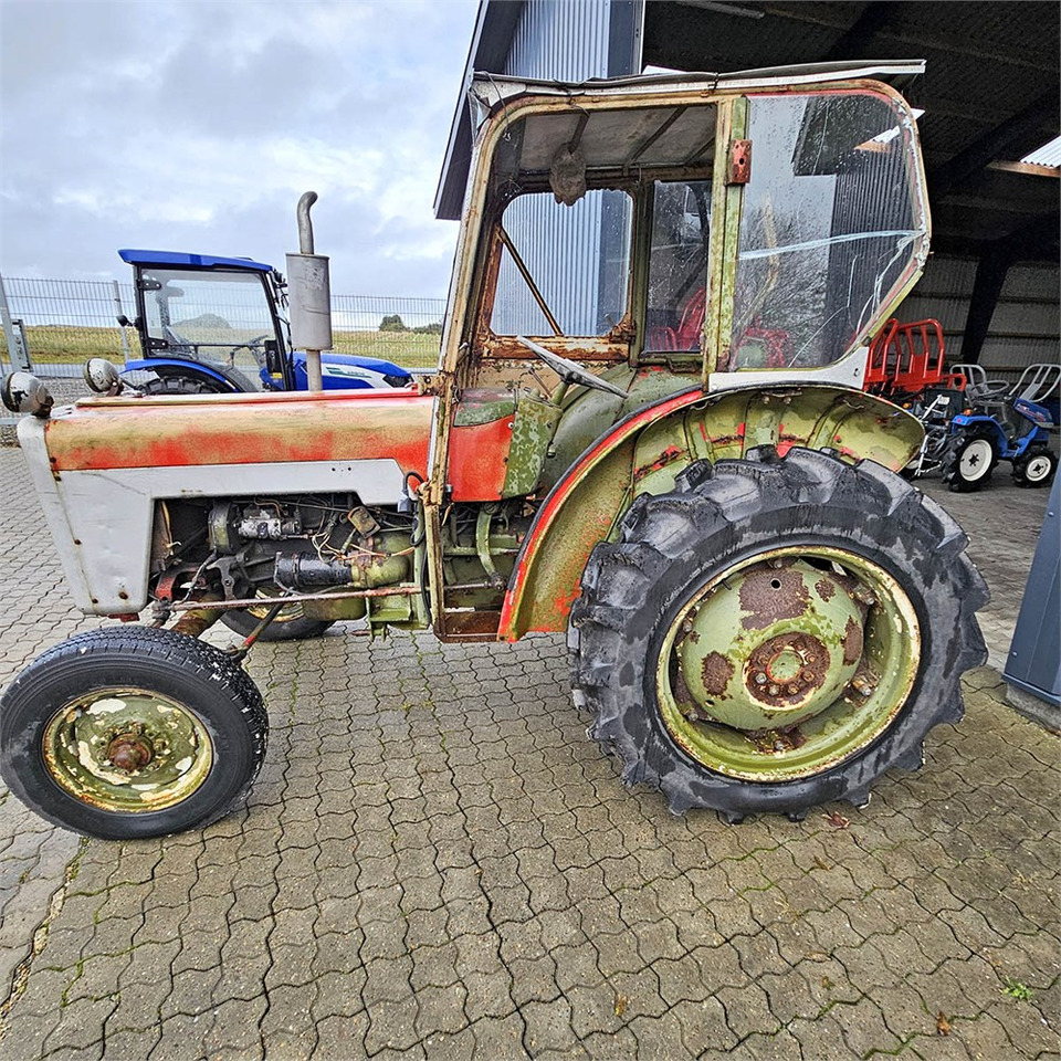 IH 276 - Traktor: das Bild 3 IH 276 - Traktor: das Bild 3