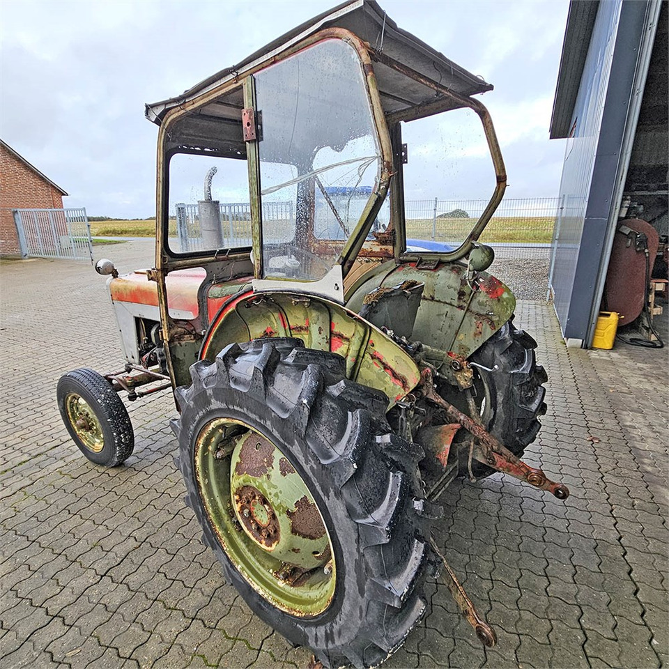 IH 276 - Traktor: das Bild 4 IH 276 - Traktor: das Bild 4