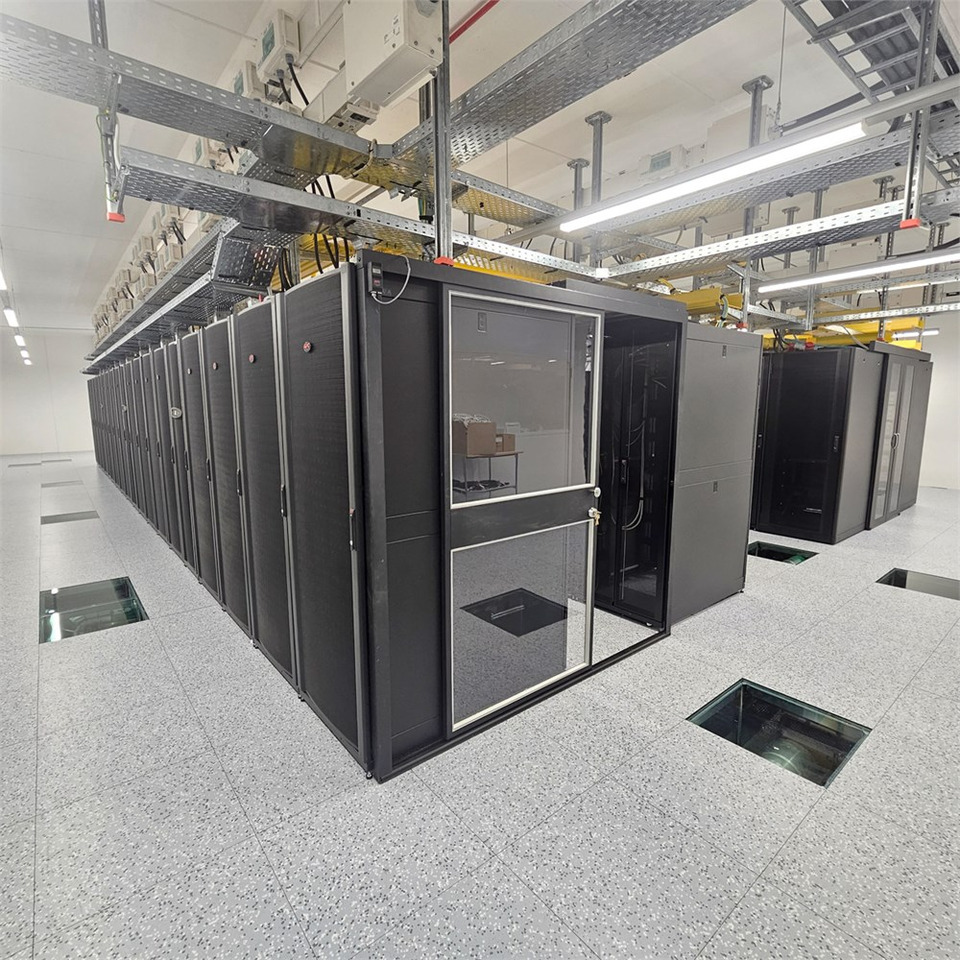 ABC APC NetShelter SX - AR3350SP - Industriemaschine: das Bild 2 ABC APC NetShelter SX - AR3350SP - Industriemaschine: das Bild 2