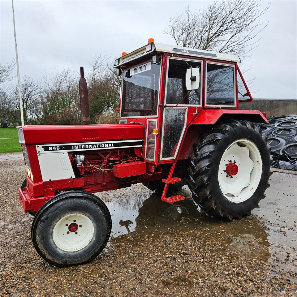 International IH 946 - Traktor: das Bild 1 International IH 946 - Traktor: das Bild 1