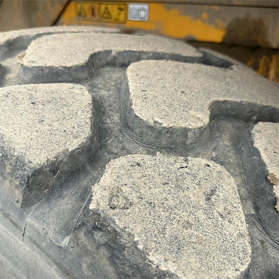 Radlader JCB 437 HT: das Bild 50