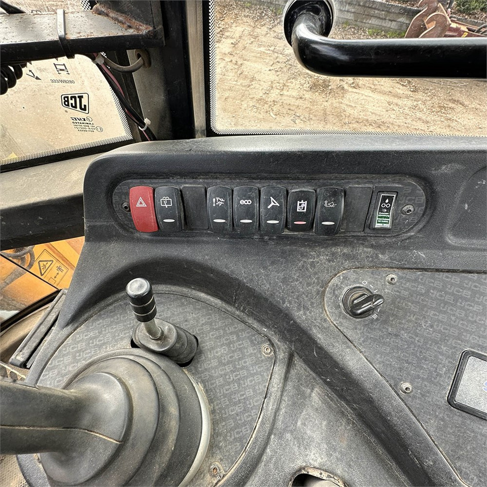 Radlader JCB 437 HT: das Bild 14