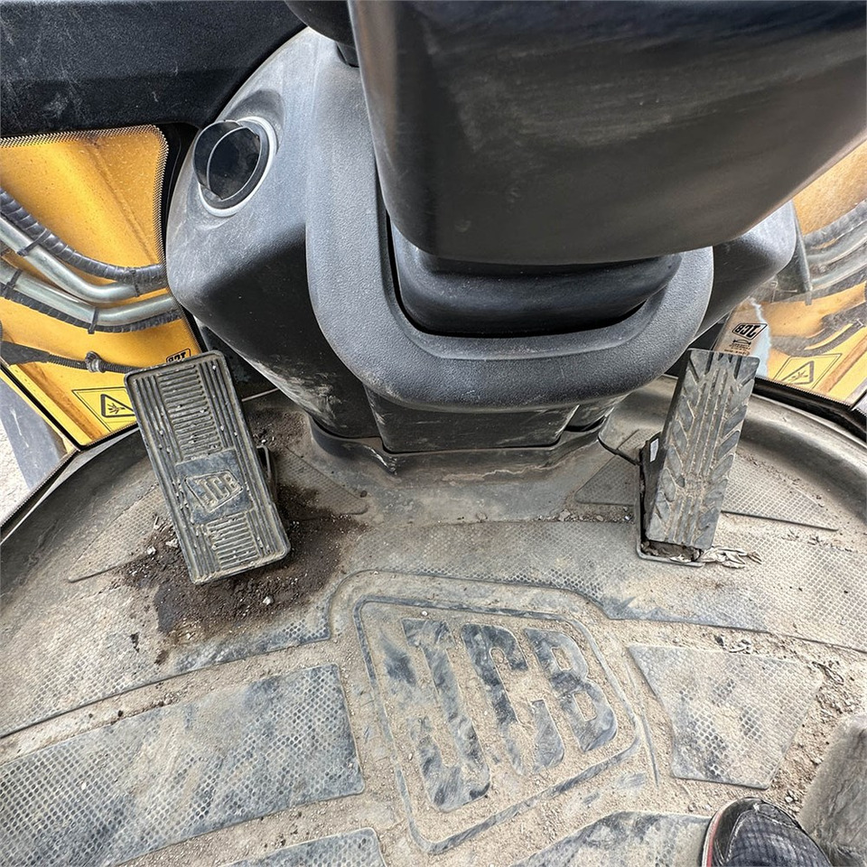 Radlader JCB 437 HT: das Bild 22