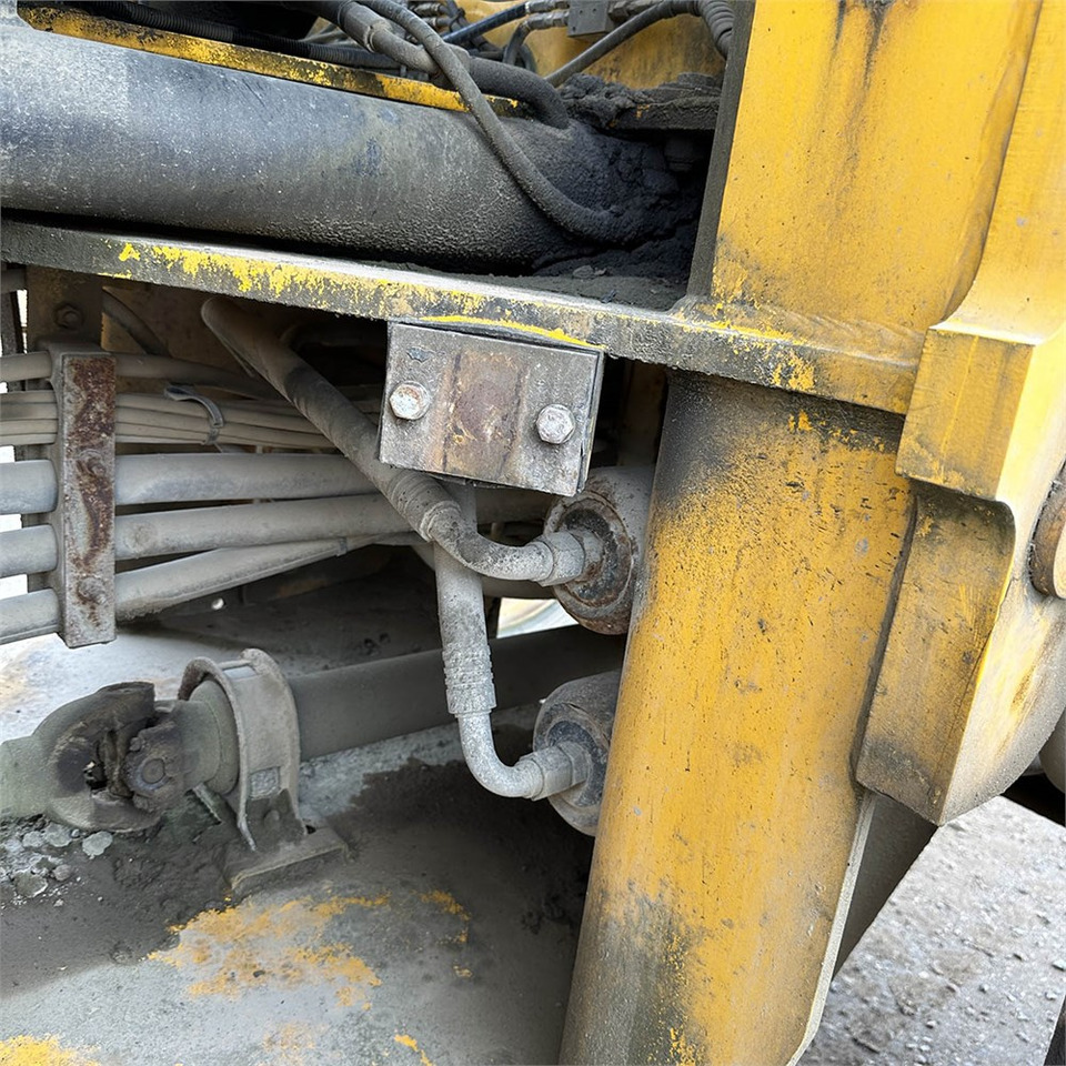 Radlader JCB 437 HT: das Bild 32