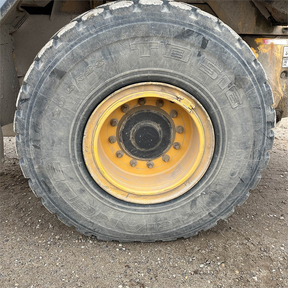 Radlader JCB 437 HT: das Bild 47